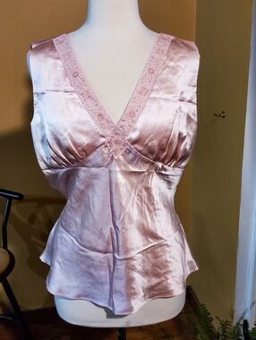 JohnPaulRichard 100% Silk V-Neck Lace Trim Chemise in Light Pink